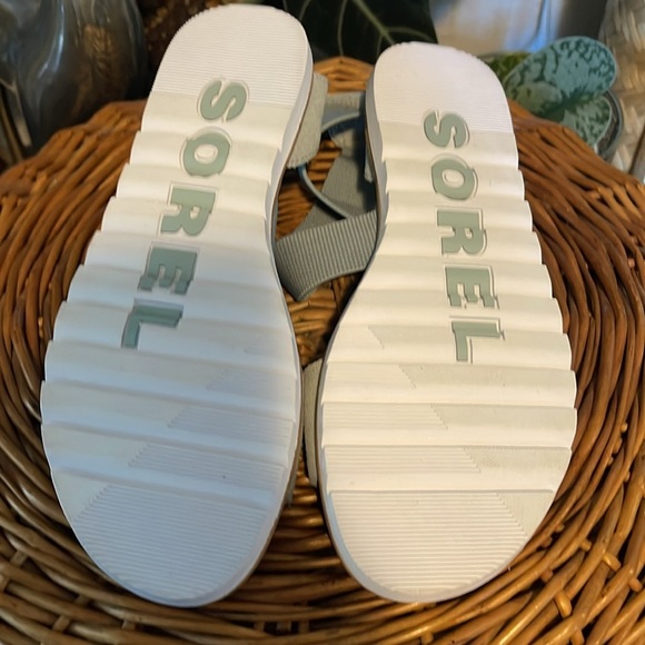 SOREL GREEN SANDALS NWT - Picture 4 of 5